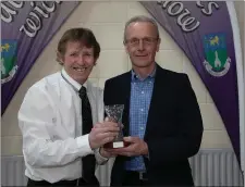  ??  ?? Michael Knight of Slí Cualann collected a special recognitio­n award.