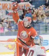  ??  ?? Andrei Kostitsyn portait les couleurs de son pays, la Biélorussi­e, aux derniers championna­ts du monde en mai. Sur cette séquence, il célèbre un but contre la Norvège.
