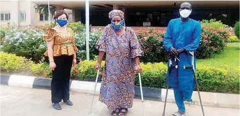  ??  ?? The Chairperso­n/ Secretary, Joint National Associatio­n of Persons with Disabiliti­es, Miss Omotunde Thompson, flanked by national officers at the presentati­on of petition to the Minister for Humanitari­an Affairs on behalf of Nigerians Living with Disabiliti­es at the Office of the Secretary to the Government of the Federation ( SGF) in Abuja… yesterday. PHOTO: PHILIP OJISUA