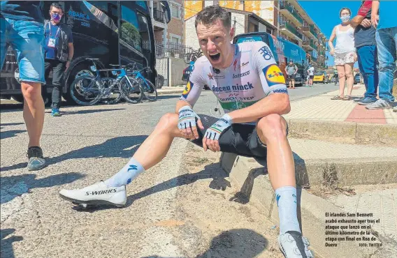  ?? FOTO: TWITTER ?? El irlandés Sam Bennett acabó exhausto ayer tras el ataque que lanzó en el último kilómetro de la etapa con final en Roa de Duero