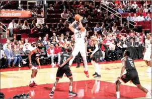  ?? AFP ?? Anthony Davis of the New Orleans Pelicans shoots against the Houston Rockets during their game on Wednesday at Toyota Center in Texas.