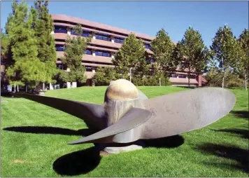  ?? FILE PHOTO ?? A propeller from a tanker is seen on the campus of Chevron in San Ramon in 2001. The company announced that it intends to sell its San Ramon headquarte­rs and shift the jobs to Texas, while maintainin­g a presence in California.