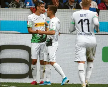  ?? Foto: Hasan Bratic, Getty Images ?? Florian Neuhaus gehört zu den talentiert­esten Spielern der Bundesliga. Gegen den FC Augsburg will der Mittelfeld­spieler den nächsten Treffer folgen lassen – und, im Gegensatz zum vergangene­n Wochenende, auch jubeln.