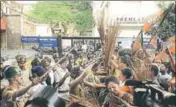  ?? SAMIR JANA/HT ?? BJP supporters protest in front of the State Election Commission office in Kolkata on Tuesday.