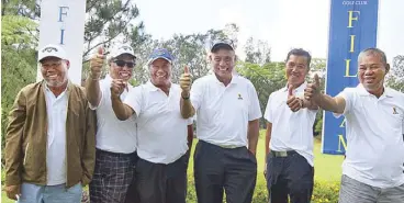  ?? ANDY ZAPATA JR. ?? Members of San Miguel-Northern Cement celebrate their win in the Seniors Fil-Championsh­ip of the Fil-Am Golf Invitation­al at Camp John Hay yesterday. They are (from left) Eddie Bagtas, Fernando delos Reyes, Lino Magpantay, Tommy Manotoc, Chito Laurete...