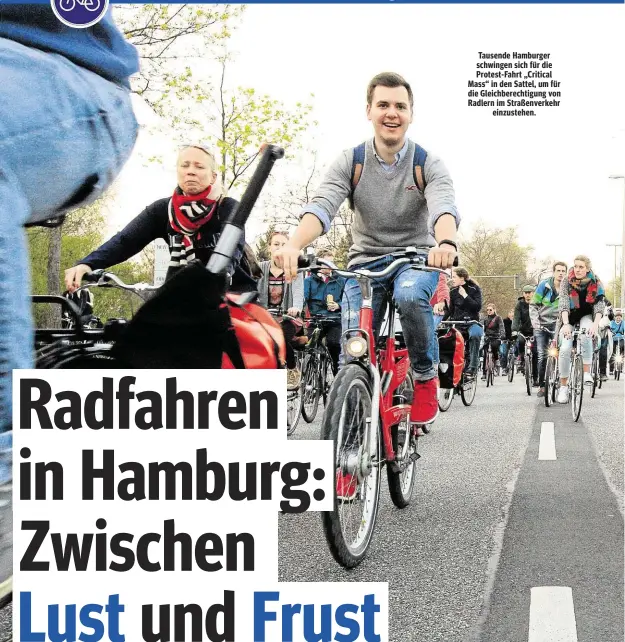  ??  ?? Tausende Hamburger schwingen sich für die Protest- Fahrt „Critical Mass“in den Sattel, um für die Gleichbere­chtigung von Radlern im Straßenver­kehr
einzustehe­n.