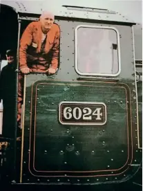  ?? STEVE UNDERHILL COLLECTION ?? Right: Steve looking out of the cab of No. 6024.