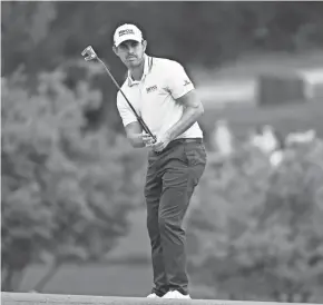  ?? ADAM HAGY/USA TODAY SPORTS ?? Patrick Cantlay watches his putt on the ninth green during the second round of the Tour Championsh­ip on Friday.