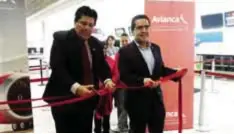  ?? |PUBLIMETRO ?? El cónsul de Costa Rica en la CDMX, Alberto Martín García Arguedas, y el director Comercial de Avianca para México, Miguel Ángel Cardona durante la ceremonia inaugural.