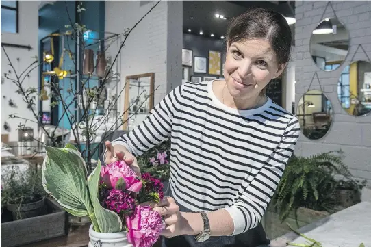  ?? PHOTOS: DAVE SIDAWAY / MONTREAL GAZETTE ?? Nadine Jazouli, Prune les fleurs: “People seem to like to be in a place that feels like someone’s gorgeous living room, surrounded by beautiful things, not just flowers, but furniture and objets.”