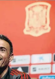  ?? MATTHEW CHILDS / REUTERS ?? Preparado. Luis Enrique dio su primera rueda de prensa anterior a un partido con España ayer en Wembley. Un selecciona­dor español no pierde en su debut desde 1988 (Luis Suárez ante Yugoslavia)