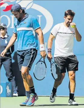  ?? FOTO: EFE ?? Feliciano y Marc López, durante la final perdida ante Rojer y Tecaur en el US Open