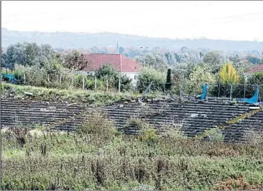  ?? LIAM MCBURNEY - PA IMAGES / GETTY ?? El Casement Park de Belfast en el seu actual estat d’abandoname­nt