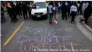  ??  ?? Акция протеста в Миннеаполи­се