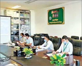  ?? SUPPLIED ?? Koh Kong Provincial Administra­tion officials attending a consultati­ve meetng on the environmen­tal impact caused by the Road 1551 constuctio­n project.