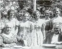  ?? Foto: Archiv Fischer ?? Die Familie Schmid im Jahr 1943.