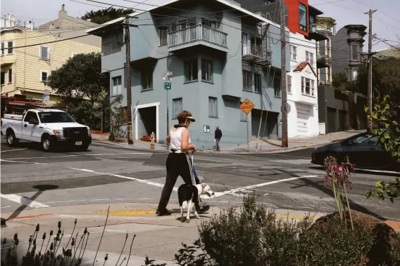  ?? Yalonda M. James / The Chronicle ?? Scott and Rosalind Pluta’s property, which currently has two units, is located on the corner of 17th and Ord streets in the Corona Heights neighborho­od.