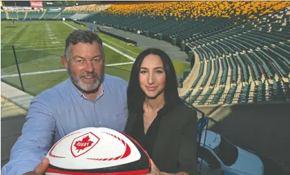  ?? ED KAISER ?? Rugby Canada Director Gareth Rees and Janelle Janis of Events Edmonton are going through site inspection­s ahead of the Edmonton stop for the Rugby Sevens HSBC World Tour at Commonweal­th Stadium scheduled to take place Sept. 25-26.