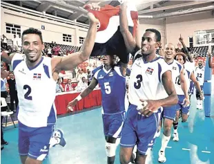  ?? FUENTE EXTERNA ?? Los dominicano­s, campeones de Centroamér­ica y el Caribe coronados en Veracruz 2014, celebran tras ganar una medalla en una competenci­a anterior.