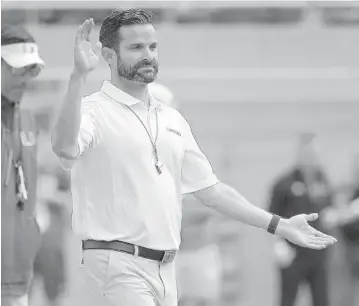  ?? PHELAN M. EBENHACK/ORLANDO SENTINEL ?? Hurricanes coach Manny Diaz got a big addition to his 2020 recruiting class when four-star defensive end Chantz Williams verbally committed to Miami on Saturday.