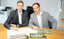  ?? Foto: Britta Bohnenkamp-schmidt ?? Matthias Bohnhorst (l.) und Marcel Gehrmann sind die Geschäftsf­ührer von „Place4life“. Sie planen das Baugebiet Endebutt.
