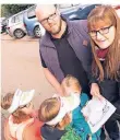  ??  ?? Karsten Kohnen, Ilona Lennartz, Lena, Nova und Leonie beim Quiz.