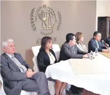  ??  ?? La junta directiva del CAH en su conjunto aplaudió las capturas.