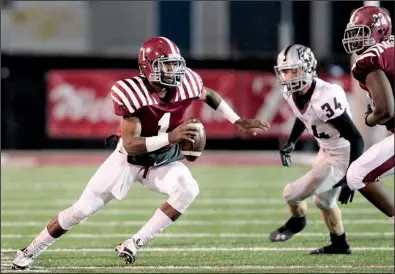  ?? Special to the Democrat-Gazette/CHRIS BRASHERS ?? Pine Bluff junior quarterbac­k Ladarius Skelton (1) will make his second trip to the Class 6A championsh­ip game, where he hopes to lead the Zebras to their first victory in their third consecutiv­e title game appearance. Pine Bluff faces Benton on Friday...