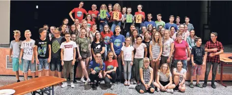  ?? FOTO: NN ?? Die Schüler des Kalkarer Gymnasiums sammelten 1450 Euro für indische Kinder, die in einer Ziegelfabr­ik arbeiten.