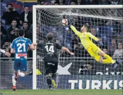  ??  ?? DE FALTA. Granero marcó el 1-0 por toda la escuadra de Santamaría.