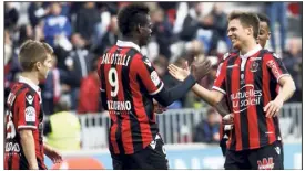  ?? (Photo Frantz Bouton) ?? Koziello, Balotelli et Souquet s’attaquent à du lourd, ce soir.