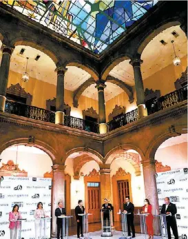  ?? JORGE LÓPEZ ?? El palacio de gobierno fue escenario del debate.