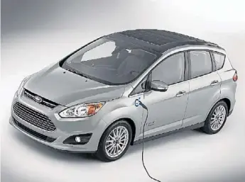  ??  ?? Ford C-Max Solar Energi Concept. Este híbrido tiene paneles solares que recargan su batería.