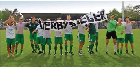  ?? FOTO: BECKER&BREDEL ?? Auch in der Oberliga war das Derby elektrisie­rend: Im Mai 2009 feierte der FC Homburg gegen den FCS einen 2:1-Erfolg.