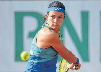  ?? FOTO: CHRISTOPHE SIMON ?? Vor elf Jahren gewann die Lettin Anastasija Sevastova die Knoll Open in Bad Saulgau, als das Turnier letztmals als 10 000-Dollar-Turnier ausgetrage­n wurde. Inzwischen hat sich die Baltin unter den Top 20 der Welt etabliert und das, obwohl sie...