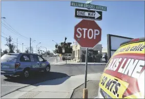  ?? PHOTO BY CESAR NEYOY/BAJO EL SOL ?? A TAXI CIRCULATES NEAR THE PORT OF ENTRY in San Luis, Ariz. The San Luis City Council is looking at approving an ordinance providing for fines for illegally parked taxis along the border.