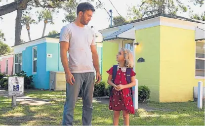  ??  ?? Tío y sobrina. Chris Evans y Mckenna Grace en “Un don excepciona­l”.