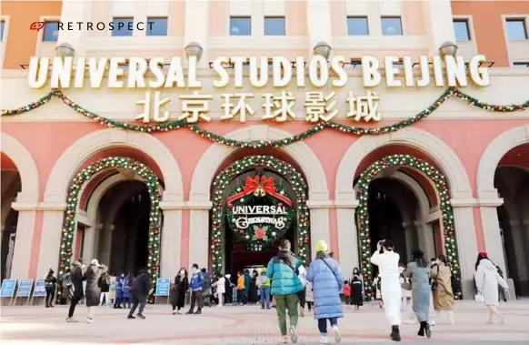  ?? ?? December 7, 2021: The Christmas season at the Universal Beijing Resort attract many tourists. VCG