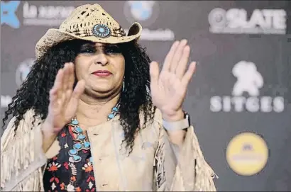  ?? CARLES CASTRO / GARRAF NEWS MEDIA ?? La actriz Pam Grier, ayer, en Sitges, poco antes de su entrevista con este diario