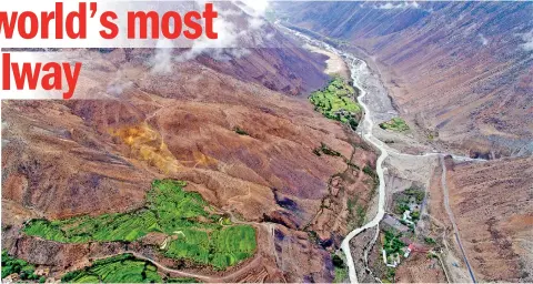  ??  ?? An aerial photo of a landslide in Baxoi County in Tibet (by Jin Liwang/Xinhua)
