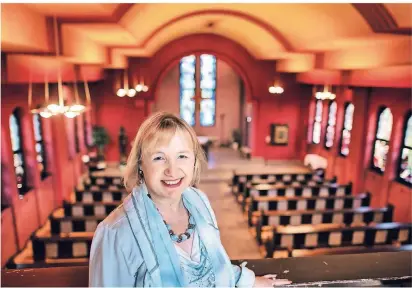  ?? RP-FOTO: RALPH MATZERATH  ?? In der katholisch­en Kirche St. Paulus in Berghausen: Daniela Fiol, die Vorsitzend­e des Ortsaussch­usses.