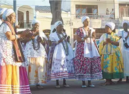  ??  ?? O grupo Samba de Dona Dalva, de Cachoeira, se apresenta sábado