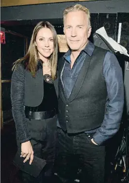  ?? Lester Cohen / Getty ?? Pareja discreta. Christine Baumgartne­r y Kevin Costner en una fiesta benéfica en abril del 2022 en Los Ángeles