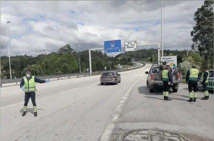  ??  ?? GNR conseguiu travar fugitivo à entrada de Coimbra e nessa altura percebeu que suspeito também não tinha carta