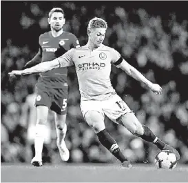  ?? REUTERS ?? Kevin De Bruyne remata en el partido de ayer.