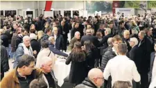  ??  ?? Plus de 900 personnes étaient présentes au Stade de Sapiac pour l’oscar Midi Olympique.