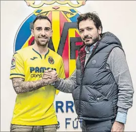  ?? FOTO: VILLARREAL CFFE ?? Paco Alcácer con Fernando Roig Negueroles, consejero del Villarreal