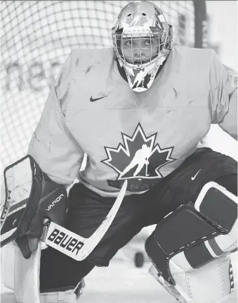  ?? THE CANADIAN PRESS/FILES ?? Windsor Spitfires goaltender Mike DiPietro was a late cut from the Canadian team that went on to win gold at last year’s world juniors in Buffalo. This year’s event is in B.C.