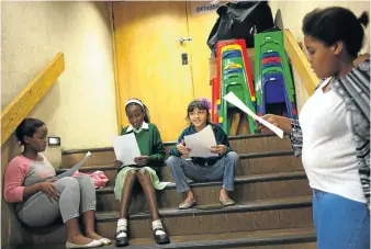  ?? Pictures: KEVIN SUTHERLAND ?? MAKING A SCENE: Left, Kamo Mholo, Nono Ditshego, Mahdiyyah Wadee and Kemo Ditshego practise their lines at the Peoples Theatre in Braamfonte­in, ahead of auditions for a production of ‘Peter Pan’. Main picture, from left: Anastasia Schroder, Kaylin Kyd,...