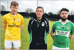 ?? (Pic: P O’Dwyer) ?? Referee John O’Brien with captains - Mark Timlin, Grange (left) and Scott Sheehan, Glanworth - prior to the throw in for last Thursday’s Division 2 Junior encounter played in Glanworth.